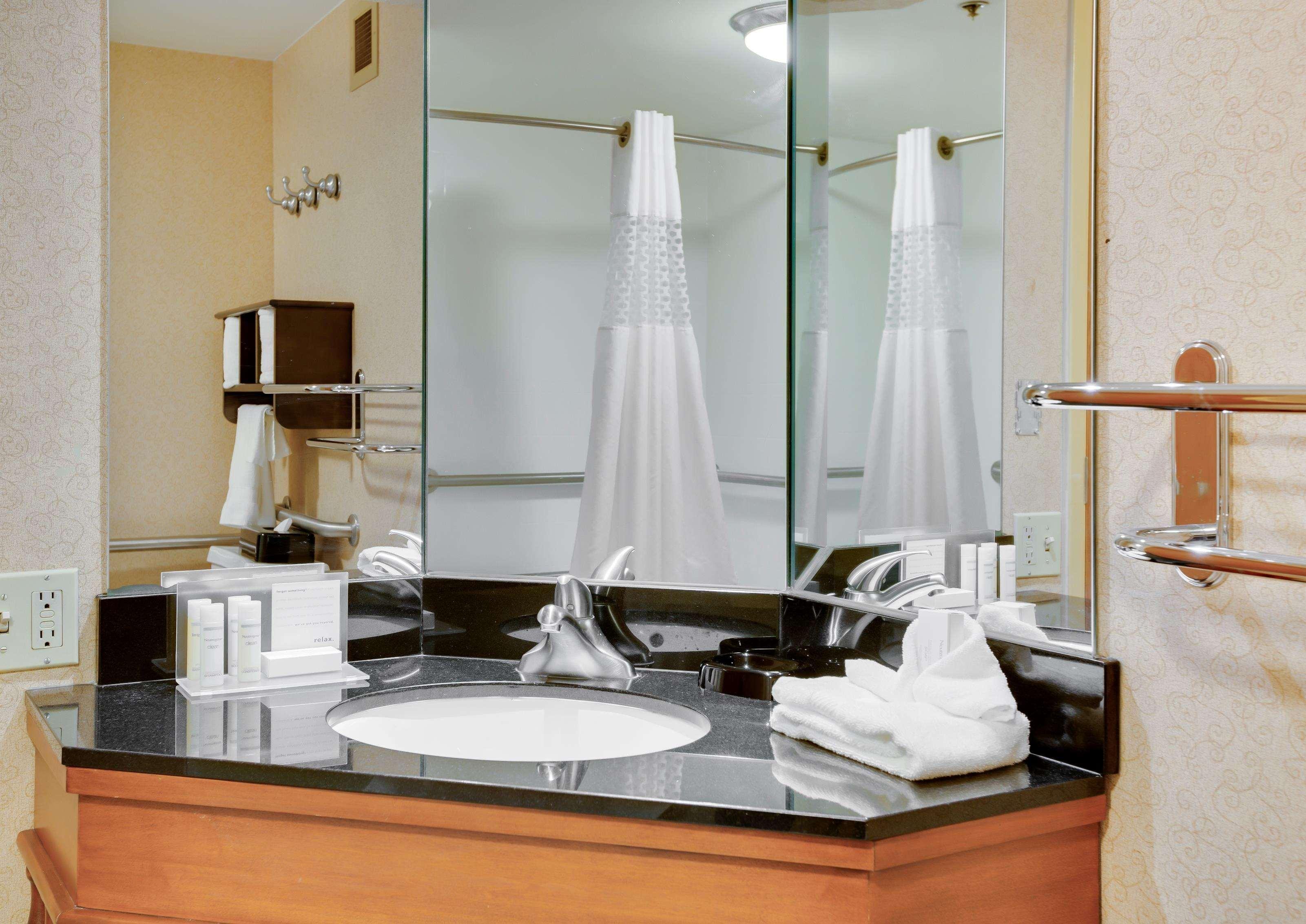 Hampton Inn Pittsburgh/Airport Moon Township Εξωτερικό φωτογραφία